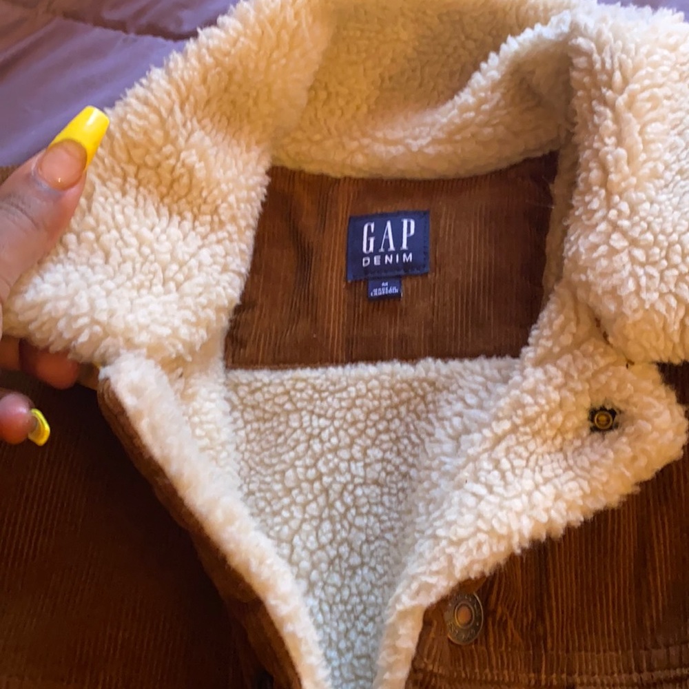 Men’s Gap Corduroy Jacket w Sherpa collar and inside